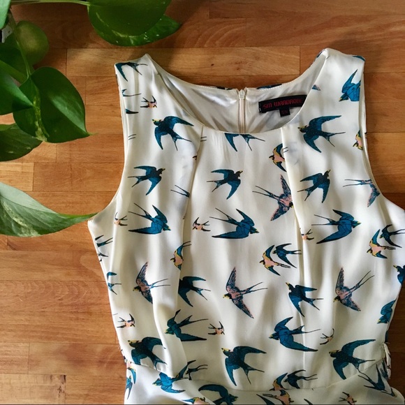 Dresses & Skirts - Bird patterned ivory dress